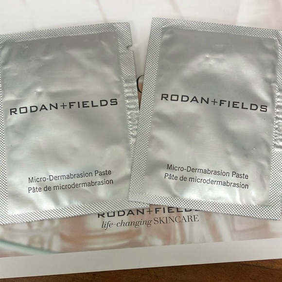Rodan + Fields 10 trial / sample Skincare Collection set - Picture 2 of 11